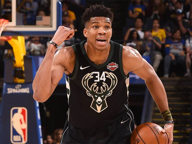 禁区内触球 禁区内触球